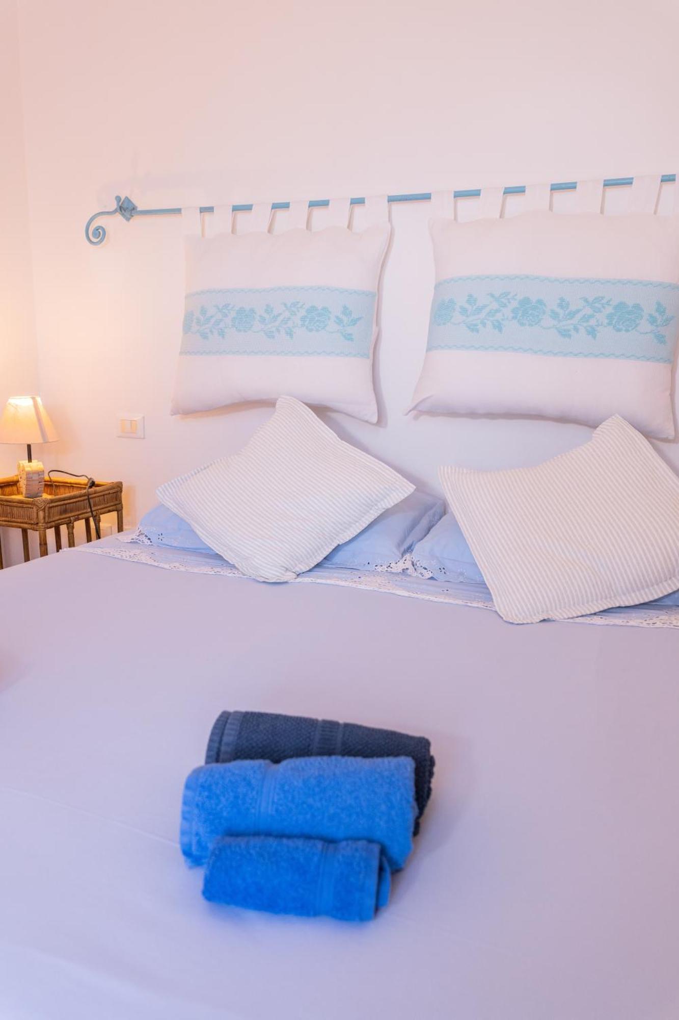 Residenza Del Barone Villa Zoe Chia - Vista Mare Zewnętrze zdjęcie